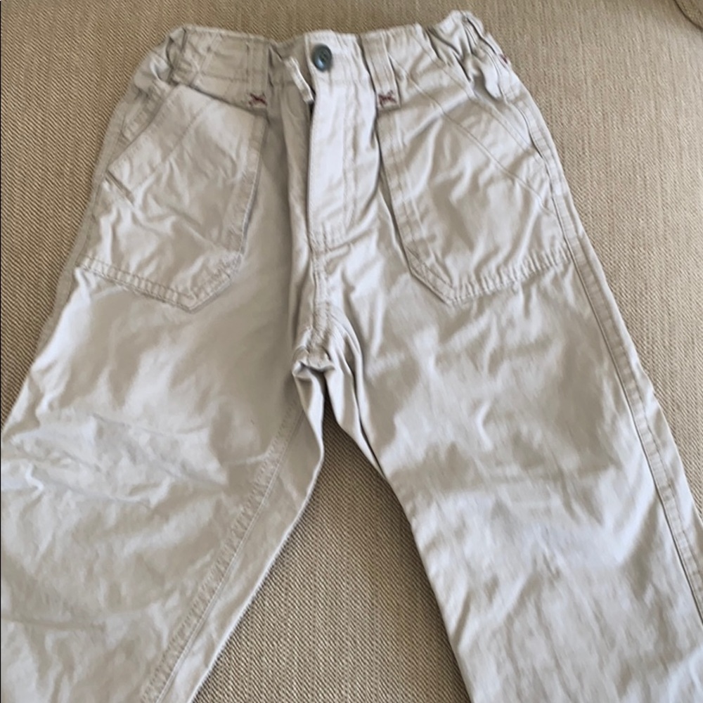 Gap khaki pants. Tan with camouflage lining. SZ 3.